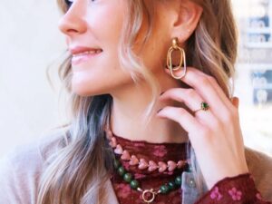 Kralen ketting van hartjes resin - zalm